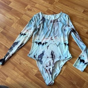 Long sleeve marble print bodysuit